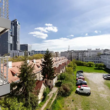 Marina Chic By Bookinghost